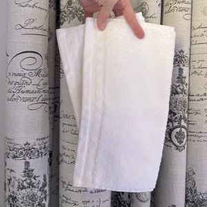 Set of 2 GARNET HILL White Dot Washcloths